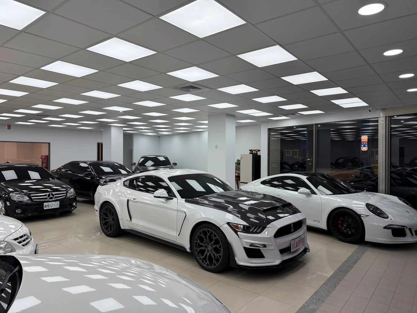 蒲恆菲車業展示廳